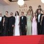 L'équipe du film entoure Cristian Mungiu